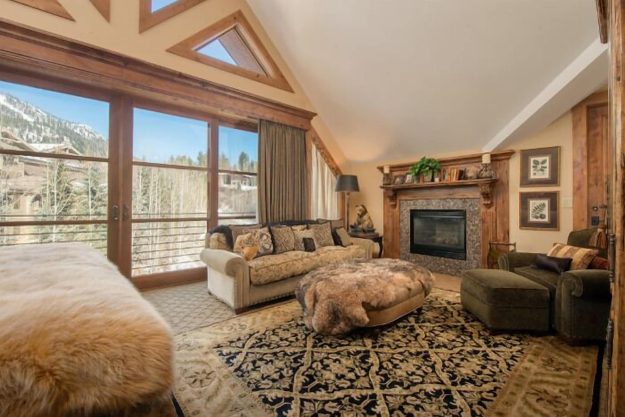 高级顶层公寓，多床，山景（四卧顶层公寓）