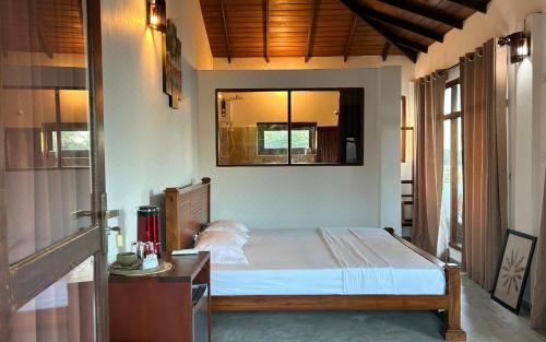 带阳台和海景的豪华双人房