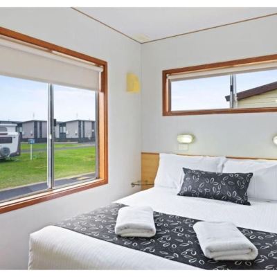 Standard Two Bedroom Cabin (Pet-Friendly)