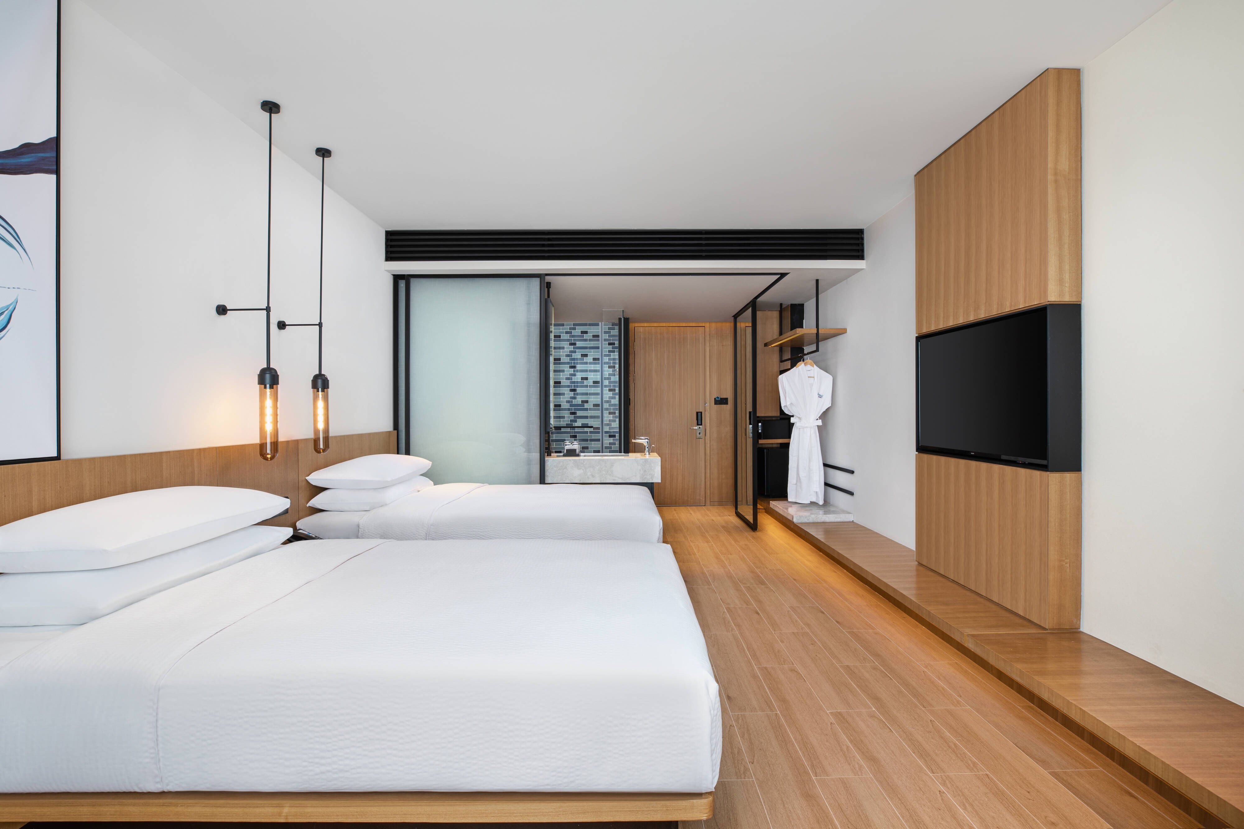 高级双床房（舒达Serta床垫、华夫格Waffle床品、华夫格Waffle浴袍、冰箱）