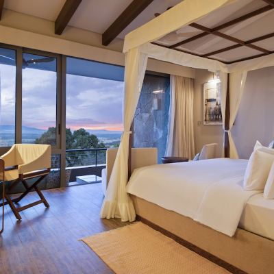 Two-Bedroom Suite with Lagoon View Safari Experience