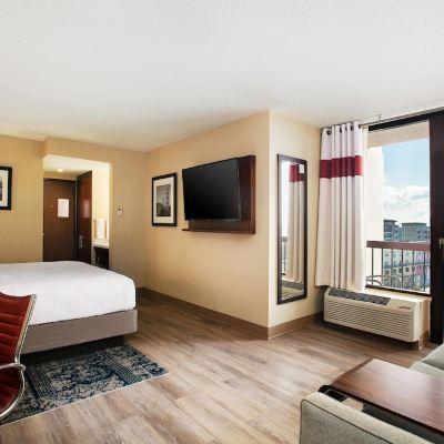 Deluxe Room, 1 King Bed With Sofa Bed (Mobility/Hearing Accessible, Tub) Four Points by Sheraton - San Francisco Bay Bridge Promo Code