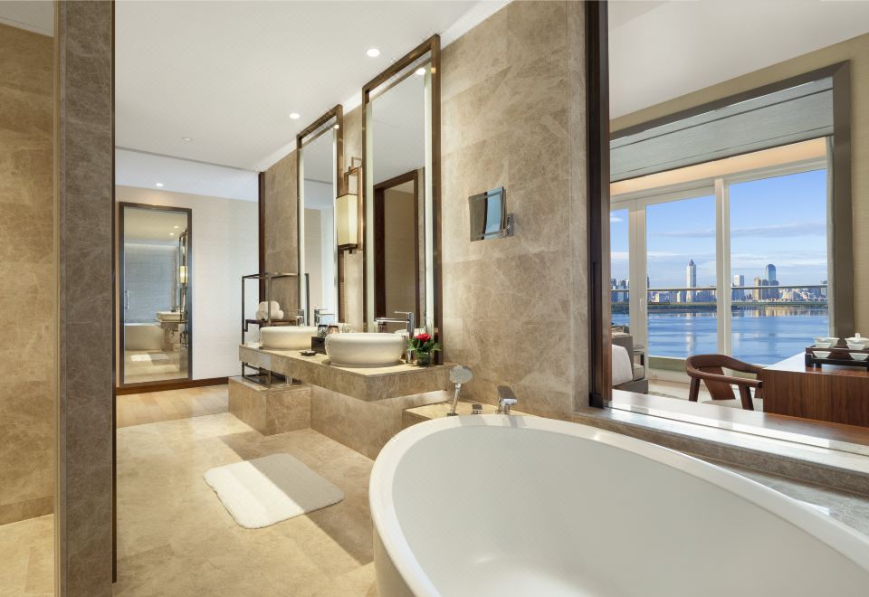 尊享經典海景大床房|陽臺【落日晚霞美景】