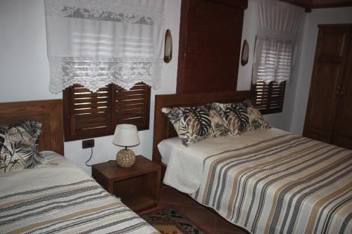 带私人外部浴室的三人房