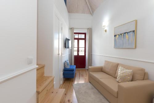 夹层楼 - 带阳台 - F