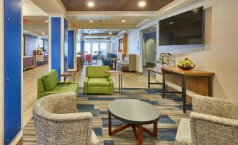 Holiday Inn Express & Suites Medford