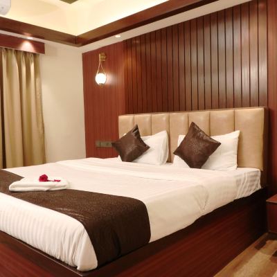 Double Club Room With Free Wi-Fi The Lake Hotel Promo Code