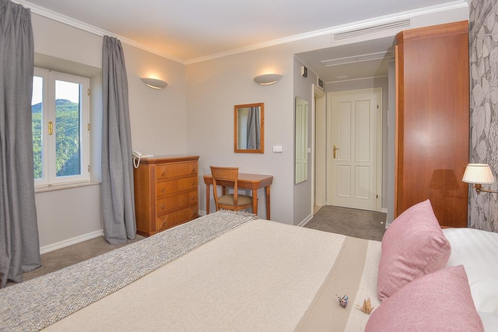 带海景的双人房