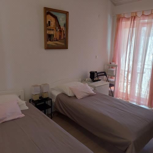 带阳台的双床房