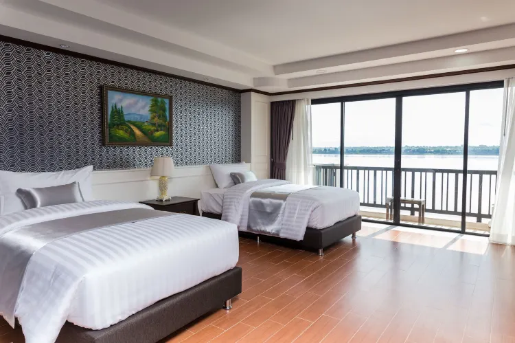 ห้องดีลักซ์ทวิน, ปลอดบุหรี่