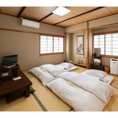 Relaxing 8 Tatami Mats, Duvets, Bath and Toilet[Japanese Room][Non-Smoking]