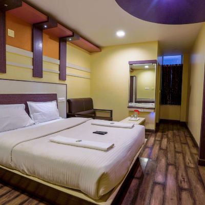 Ultra Deluxe Double Room Sarkar Palace Promo Code