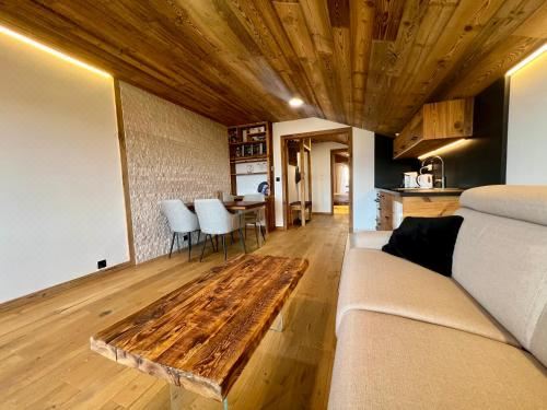 Attique - Vue Plongeante Sur le Lac de la Moubra One-Bedroom Apartment