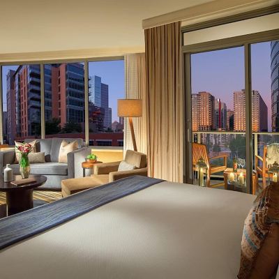 Studio Suite with Balcony Pan Pacific Seattle Promo Code