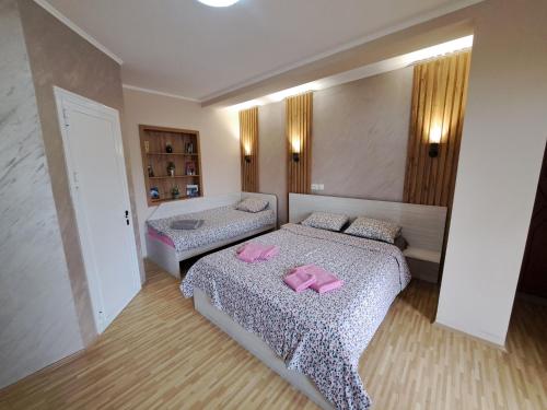 带阳台的三人房