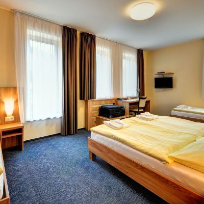 Standard Quadruple Room Hotel Helios Promo Code