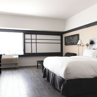 Standard Queen Room Hotel Ruby Foo's Promo Code