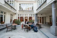 Jacques Brel Hostel