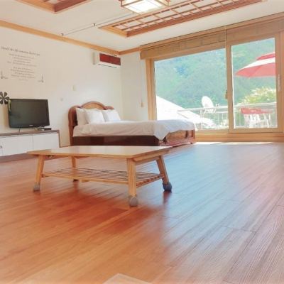 Spring (Bed Room) 강릉 해뜰날펜션 쿠폰