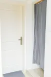 Cozy Guest Room in Kinshasa with Balcony and Partial Air-Conditioning  호텔