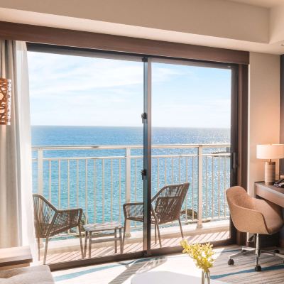 海景一臥室特大床套房（帶陽台） 沖繩北谷希爾頓逸林度假村優惠