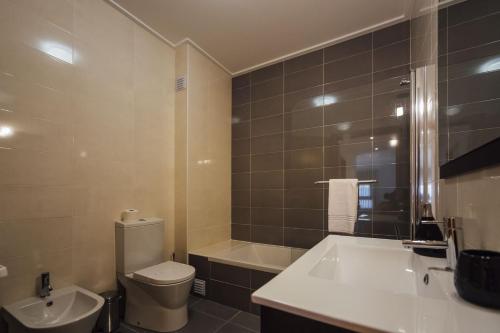 两卧室公寓 - 带露台