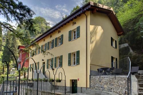 Rosa dei Venti - Lake View Apartments & Suites Deluxe Room