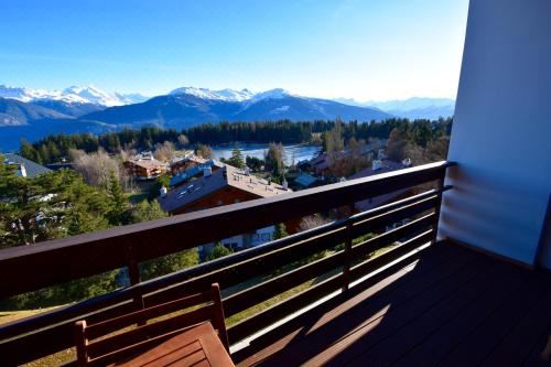 Attique - Vue Plongeante Sur le Lac de la Moubra One-Bedroom Apartment