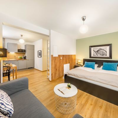 高級一室房帶陽台 馨樂庭南維也納飯店優惠