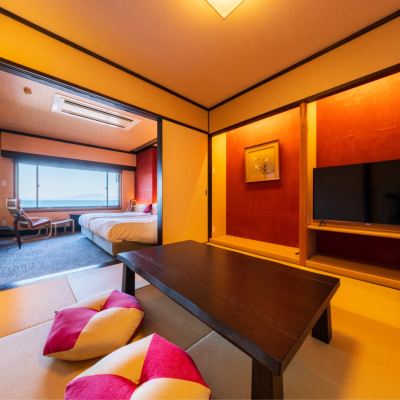 Deluxe Japanese/Western-Style Suite With Semi Open-Air Bath (2 Beds, Main Building)