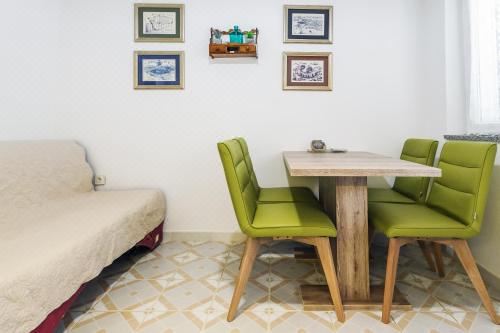 Apartments RijaApartment With Terrace