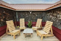 Hemingways cozy rustic cabin 5 min. from Cody