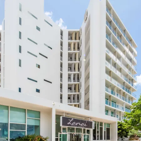 Lanai Riverside Apartments Отели в г. Маккай