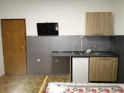 标准三人一室公寓