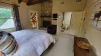 Charming home in Seven Devils. Close access to tubing, ziplining, & hiking.