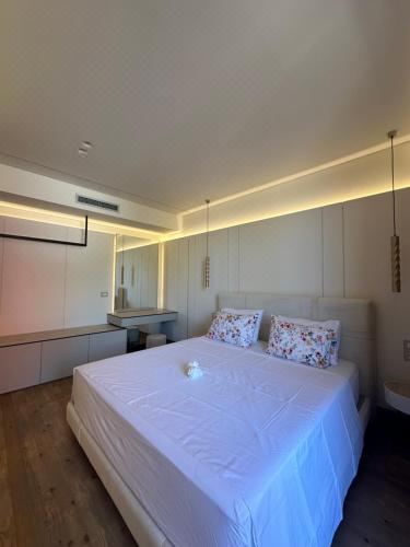 侧面海景豪华双人房