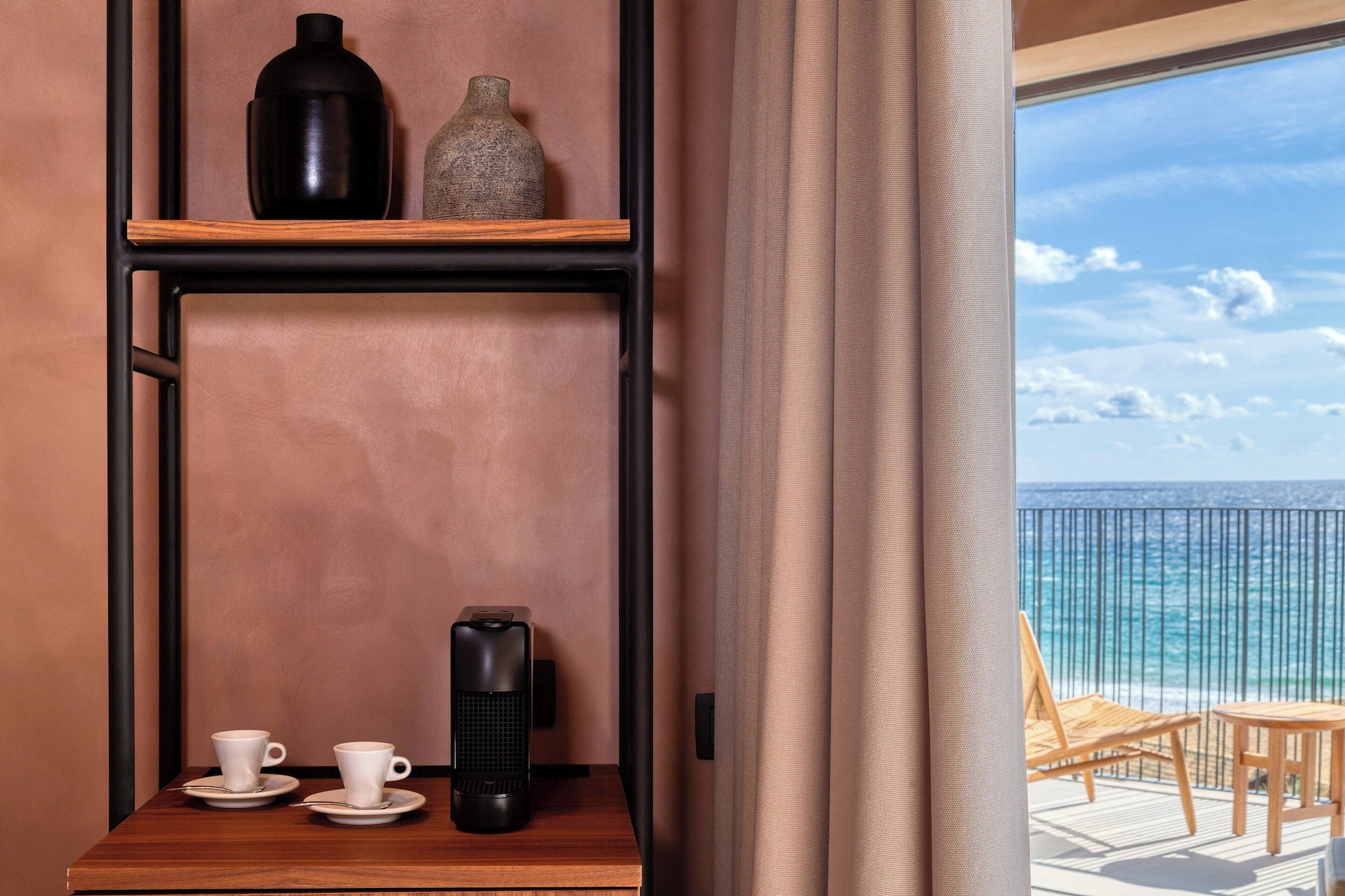 地平线小型套房，套房，1张双人床和梳化床，阳台