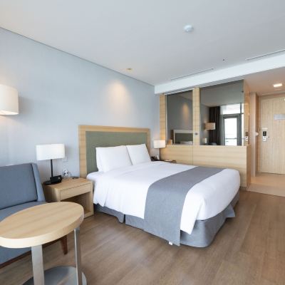 Premier Double Room (High Floor Assignment), Ocean View-Carpet Or Ondol Randomly Assigned On-Site. 히든 베이 호텔 여수 쿠폰