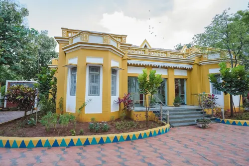 Roambay Hostels