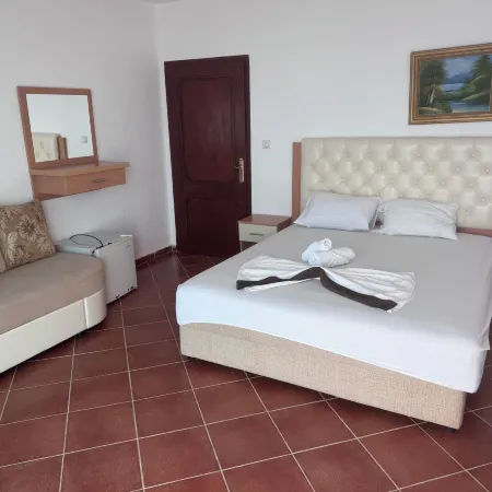 Apartments & Rooms Rozana