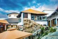 Avian Court Hotel Hotels in 
