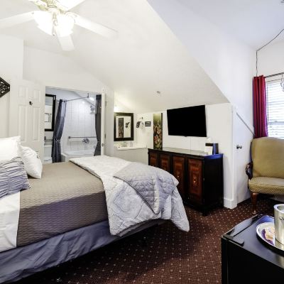 Standard Room, 1 Queen Bed ((5, 6, 8)) Agustin Inn Promo Code