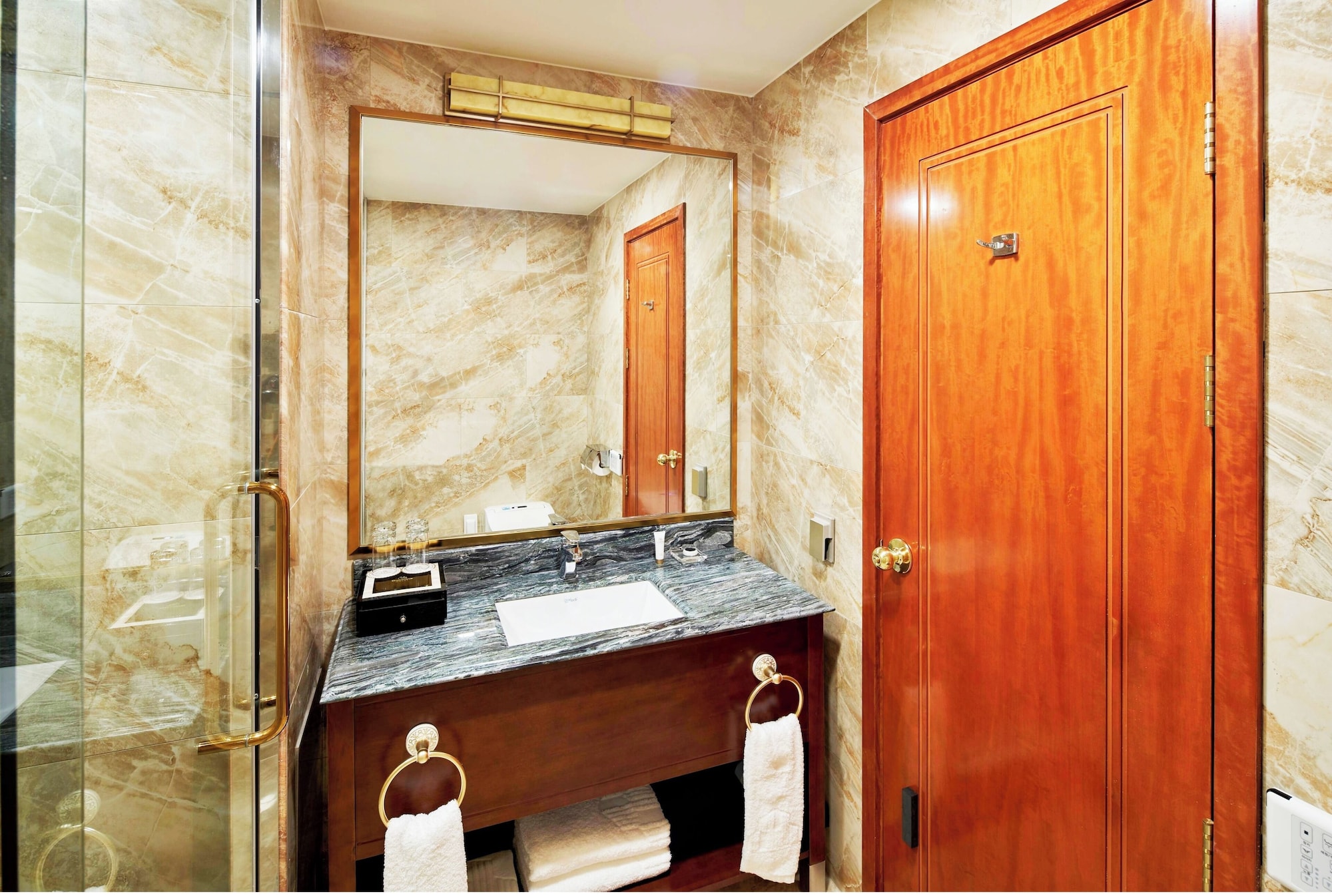 花园景观套房 （Jakuzi）