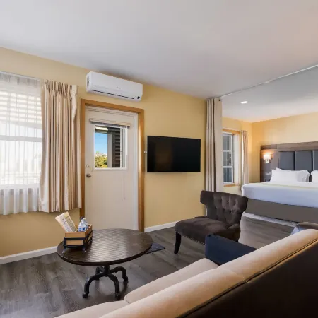 Inn at Port Gardner-Everett Waterfront, Ascend Hotel Collection Отели в г. Эверетт
