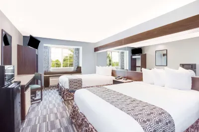 Microtel Inn & Suites by Wyndham Columbus North Hotel di 