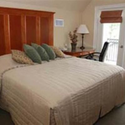 Standard Double Room, Ensuite (707 Carriage House)