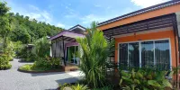Thipburee Riverside Hotel
