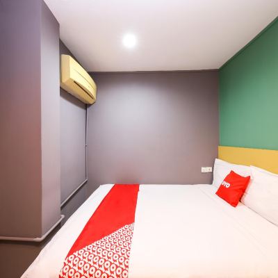 Bilik Double Standard (Katil Saiz Queen) Kupon OYO 89688 Alor street Hotel