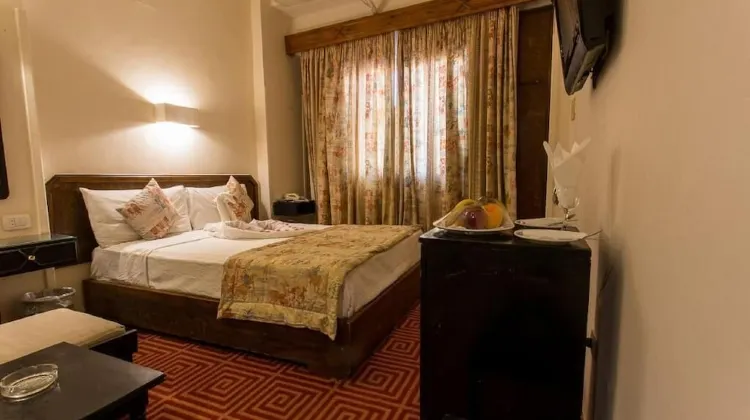 Cleopatra Hotel Room