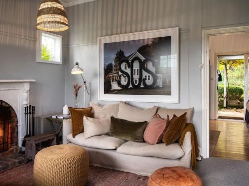 Wombat Hill Cottage- Central Daylesford Retreat Two-Bedroom House